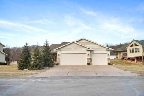 100 Larkspur Ln, Onalaska, WI 54650