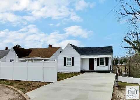 402 S College Street, Martinsville, VA 24112