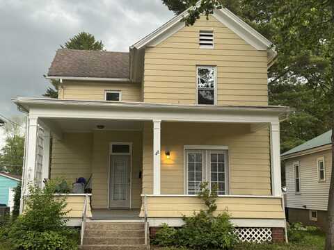 48 S May Ave, Athens, OH 45701