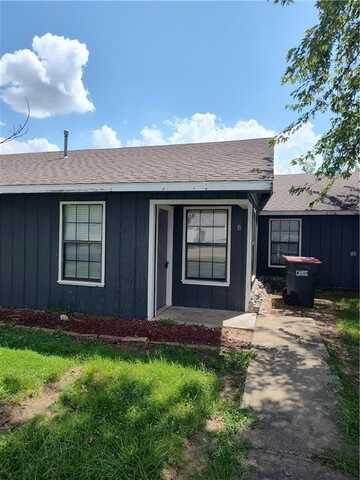 102 Carrigan RD Unit #B, Elkins, AR 72727