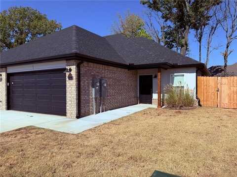 34 E Retriever ST, Farmington, AR 72730