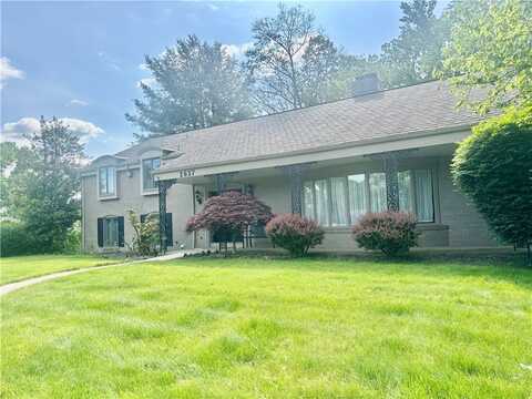 2637 Thorntree Dr, Upper Saint Clair, PA 15241