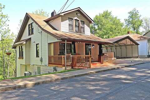 65 Oak St, Manor, PA 15665