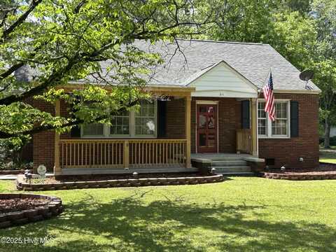 211 West Boulevard, Laurinburg, NC 28352