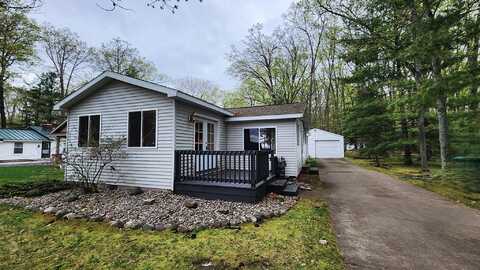 610 Old Trail Drive, Houghton Lake, MI 48629