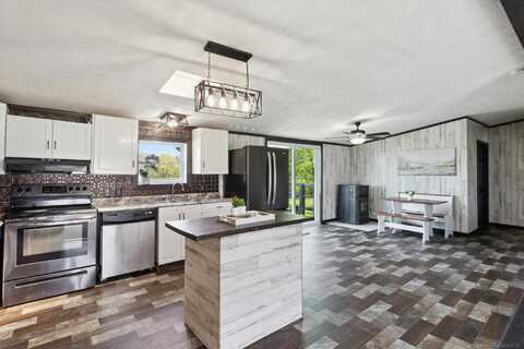 10343 E Pakes, Crystal, MI 48818