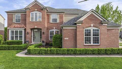 22048 Bedford Valley, Macomb, MI 48044