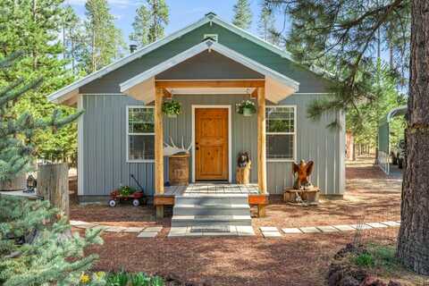 1274 Wild Mustang Lane, Gilchrist, OR 97737
