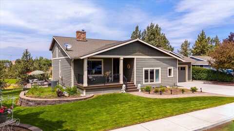 1725 SW Parkway Drive, Redmond, OR 97756