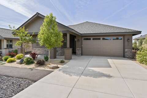 2366 NW Redwood Avenue, Redmond, OR 97756