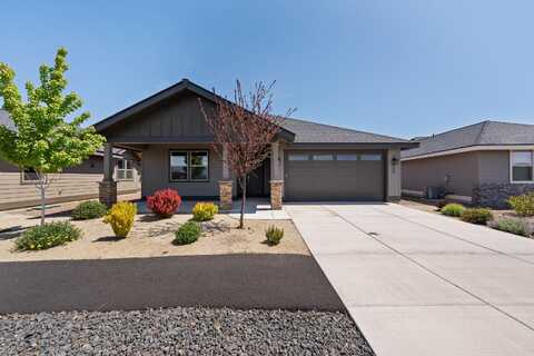2622 NW Redwood Circle, Redmond, OR 97756
