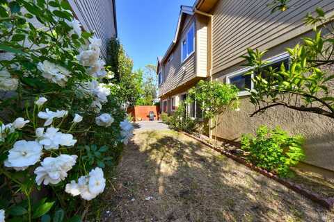 2157 Naomi Place, Santa Rosa, CA 95403