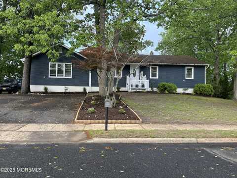 53 Darien Road, Howell, NJ 07731