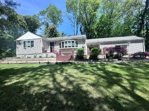 268 Gloria Boulevard, Hauppauge, NY 11788