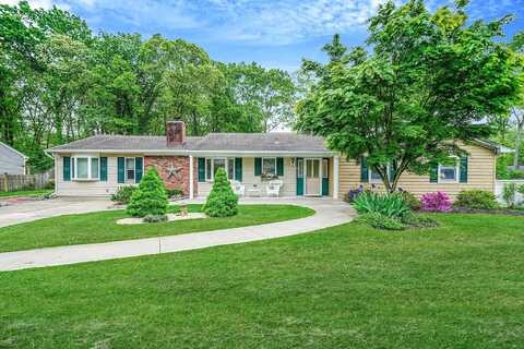 6 Rockhall Lane, Rocky Point, NY 11778