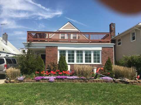 549 East Park Avenue, Long Beach, NY 11561