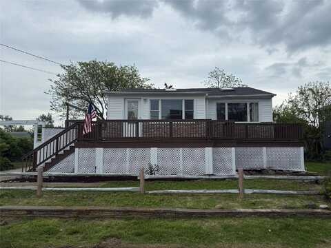812 Beach Street, Lindenhurst, NY 11757