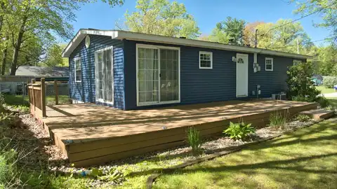 551 W Donald, Sanford, MI 48657
