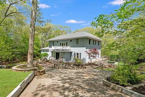 4 Bayview Avenue, Shelter Island Heights, NY 11965