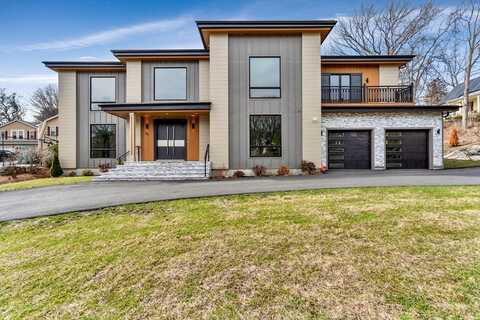 20 Amberwood Dr, Winchester, MA 01890