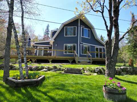 11 Beethoven Lane, Enfield, ME 04493
