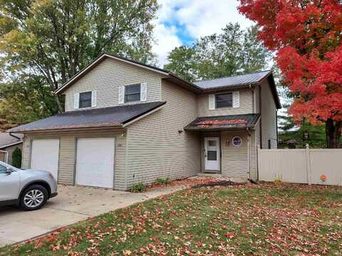 400/402 S Village Court, Bloomington, IN 47403