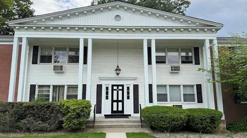 35 Bon Aire Circle, Suffern, NY 10901