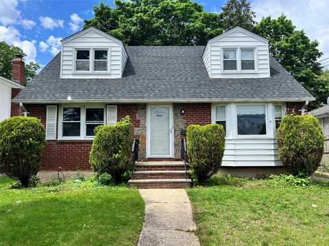 29 West Avenue, Hicksville, NY 11801