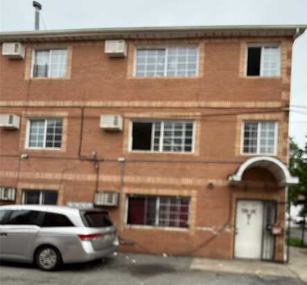 170-34 93rd Ave, Jamaica, NY 11433