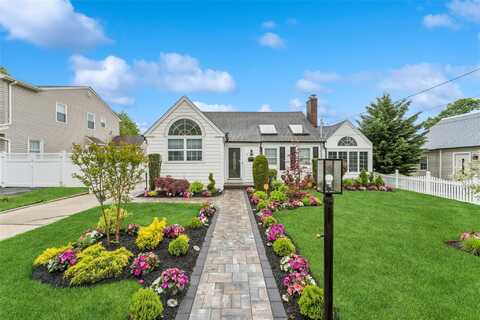 694 The Fenway, Baldwin, NY 11510