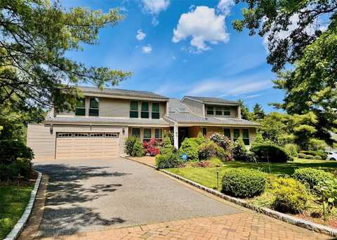 9 Hill & Tree Court, Melville, NY 11747
