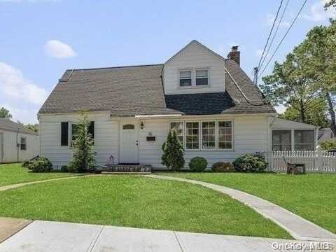 22 Pine Lane, Valley Stream, NY 11581