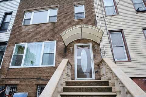 284 Hemlock Street, Brooklyn, NY 11208