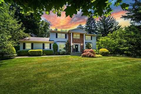 10 Evergreen Court, Suffern, NY 10901