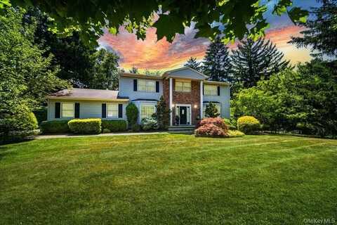 10 Evergreen Court, Suffern, NY 10901