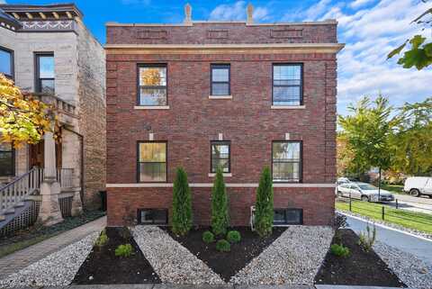 4153 N Hermitage Avenue, Chicago, IL 60613