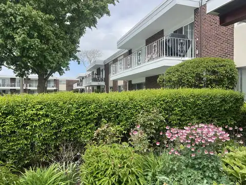 100 Deborah Lane, Wheeling, IL 60090