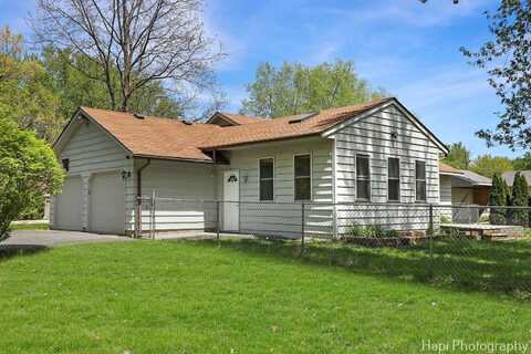 305 Pokagon Drive, Algonquin, IL 60102
