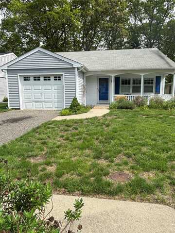 190 Canterbury Drive, Ridge, NY 11961