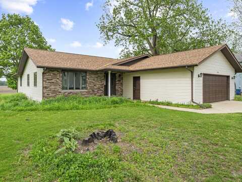302 E Brown Street, Earlville, IL 60518