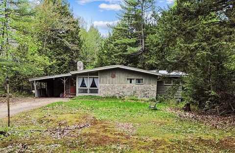 587 Lewiston Road, Topsham, ME 04086