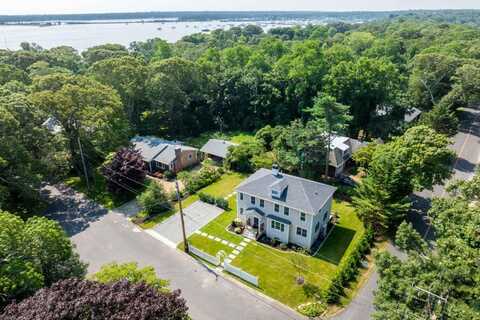 5 Pine Tree Lane, Vineyard Haven, MA 02568