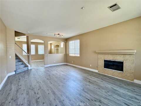 6927 Tailwind Lane, Fontana, CA 92336