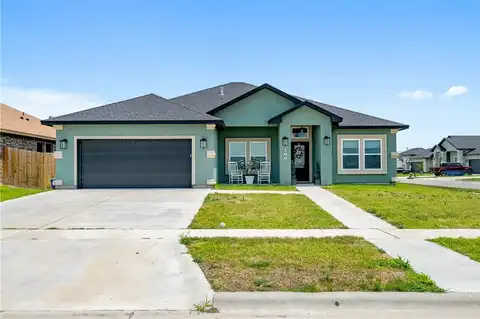100 Meadowbrook Drive, Odem, TX 78370