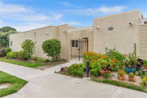 2202 Via Mariposa E, Laguna Woods, CA 92637