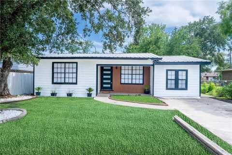 1002 E Hill Avenue, Alice, TX 78332