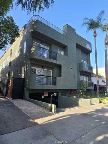 14919 Dickens Street, Sherman Oaks, CA 91403
