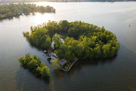 12700 Onion Island NE, Millersport, OH 43046