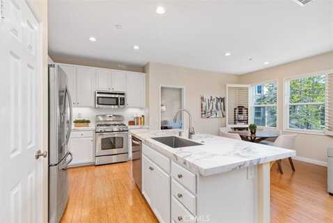 37 Rumford Street, Ladera Ranch, CA 92694