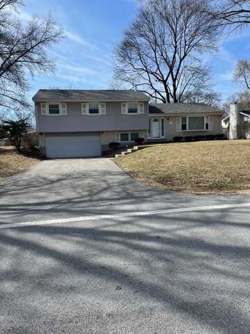 3 S 214 Ironwood Drive, Glen Ellyn, IL 60137